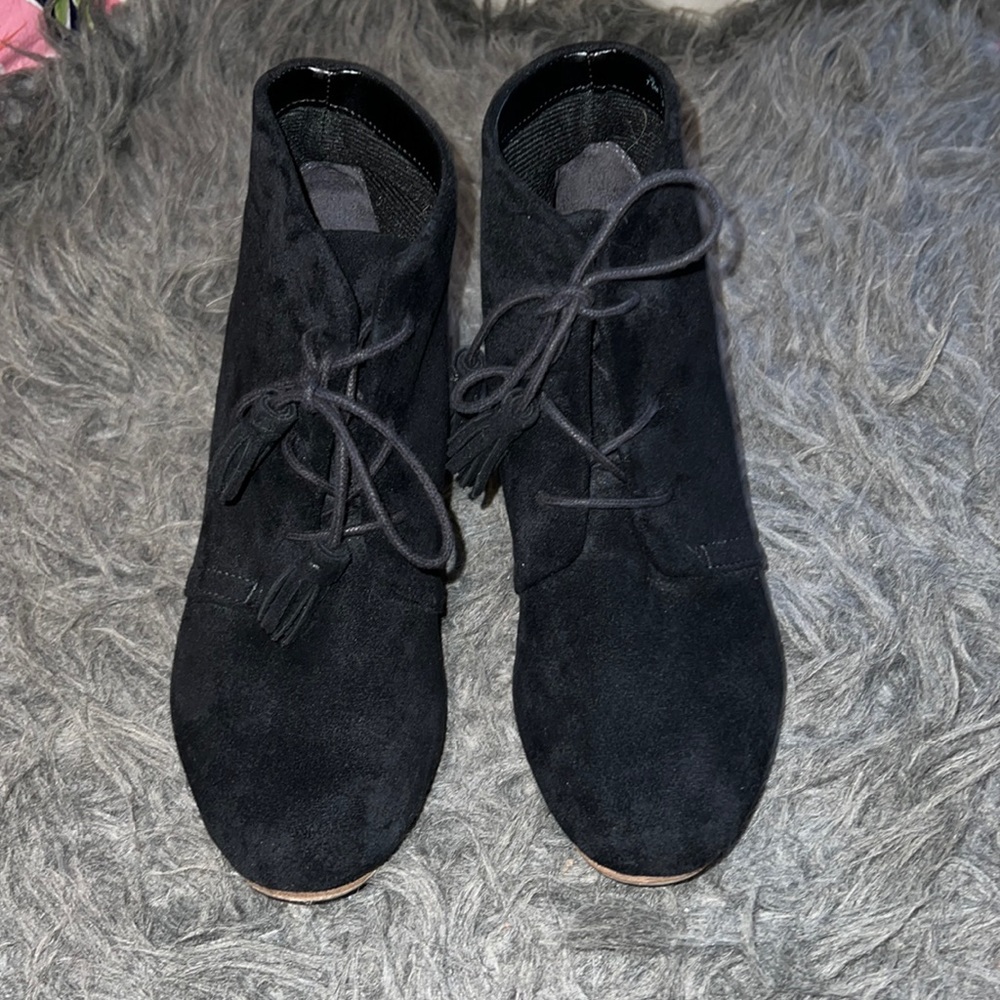 Women's Dr. Scholl's Dakota black suede booties with wedge heel, size 7.5